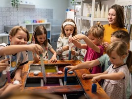 SoyCa Candle Workshop was founded in Olomouc in 2020 with the aim of offering schools, kindergartens, and the general public creative events where you can make your own candles, bath salts, and soaps. 