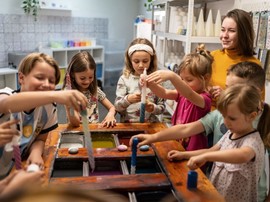 SoyCa Candle Workshop was founded in Olomouc in 2020 with the aim of offering schools, kindergartens, and the general public creative events where you can make your own candles, bath salts, and soaps. 